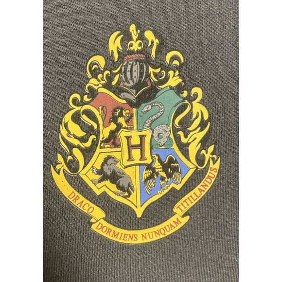 Harry Potter Gryffindor Women's Gray T-Shirt with Red Cape Size S Pre-Owned - Picture 3 of 4